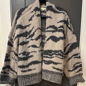 Pilcro Black and Gray Patterned Cardigan
